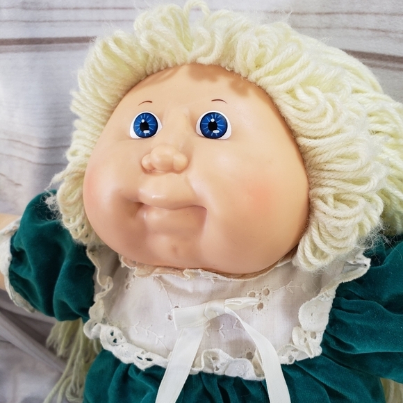 Cabbage Patch Kids Doll Head Mold 16 Blonde Hair Blue Eyes READ 16 Inch 1983 - Picture 3 of 16